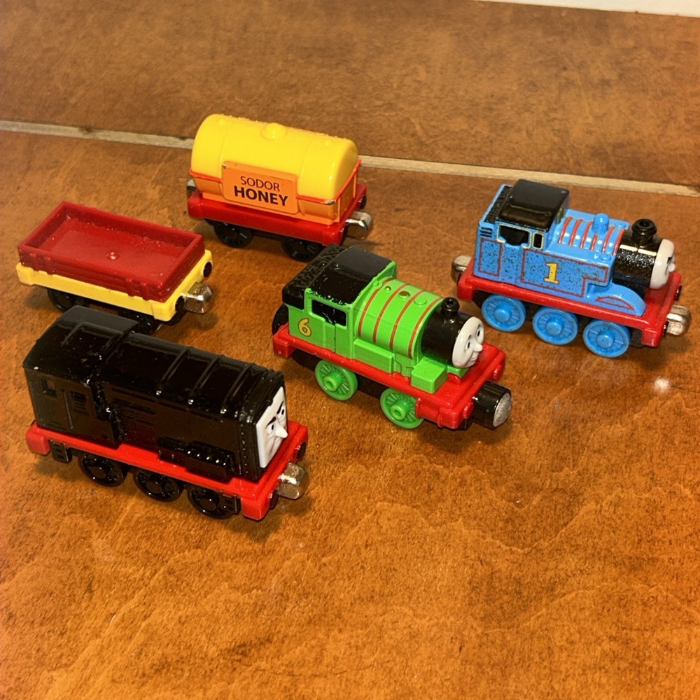 Thomas & Friends Train Figures Diecast Lot Guilane E1